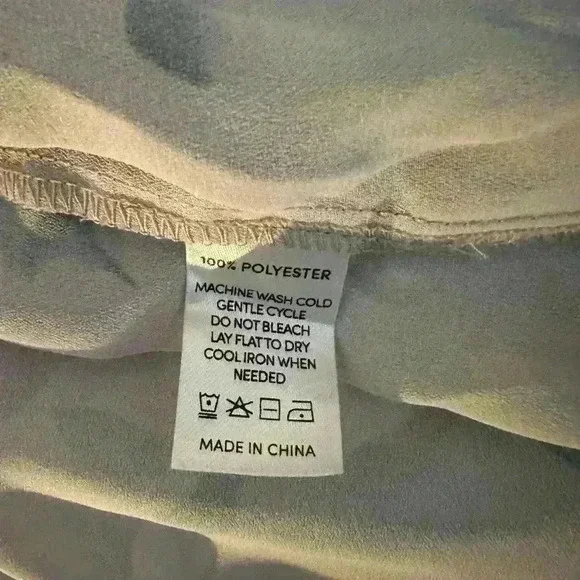 Harper and Joy Henley Style Blouse in floral Pattern—plus size 2X - Picture 8 of 8